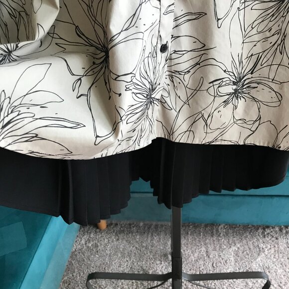 COMFY USA size L Beige Floral Stretch Lagenlook Pleated Back A-Line Tunic Top - Picture 5 of 6